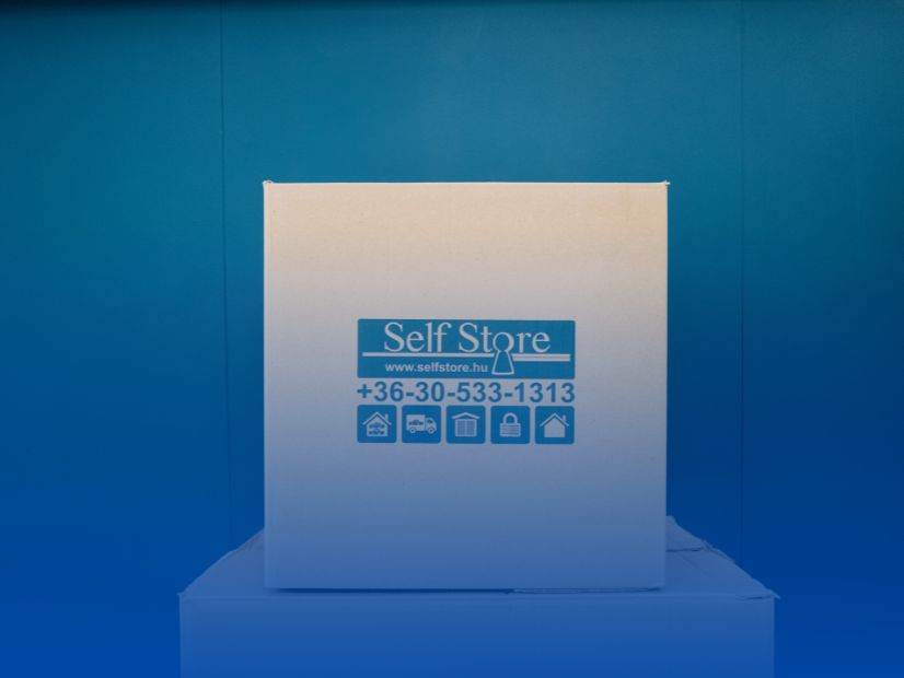 Customer service office and packing materials available at the Self Store Mátyásföld storage facility. | © Self Store Budapest