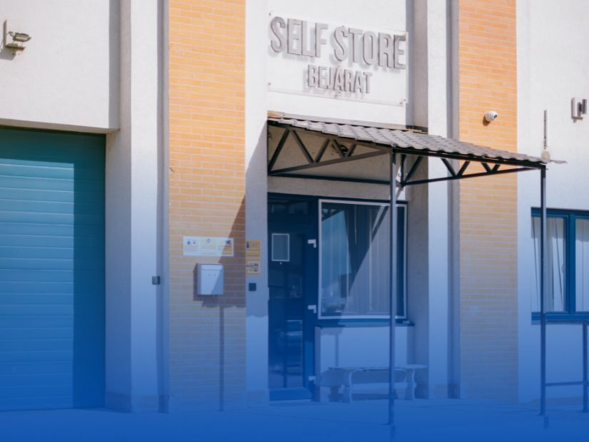 Self Store Váci út - storage office entrance
