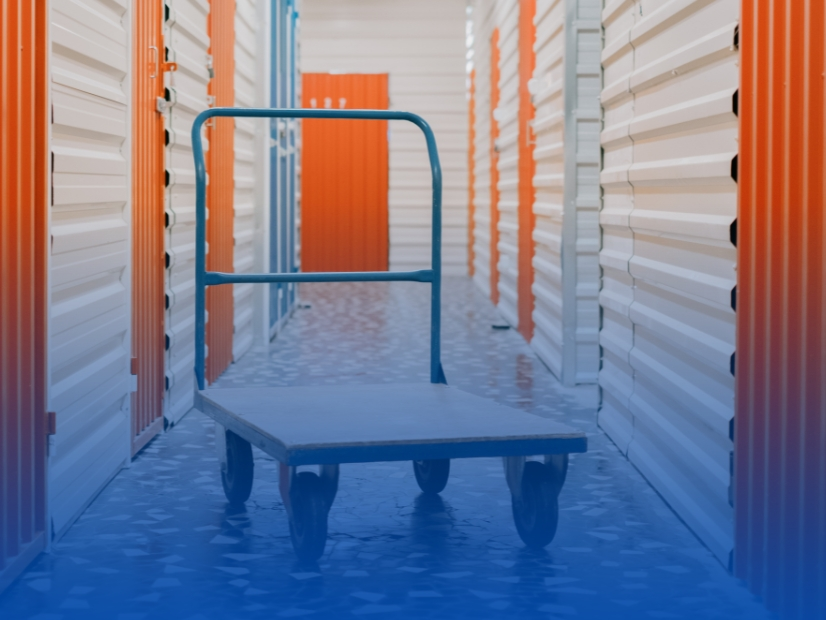 Free loading equipment  - Storage rental in Budapest’s 8th district. | © Self Store Budapest