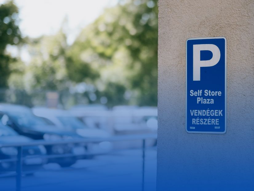 Self Store Óbuda raktárépület, ingyenes ügyfélparkoló | © Self Store Budapest